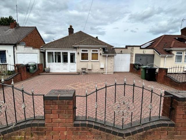 Bungalow for rent in Aldridge, Isle Of Man
