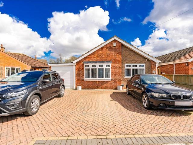 Bungalow for rent in Holton le Clay, Belleau