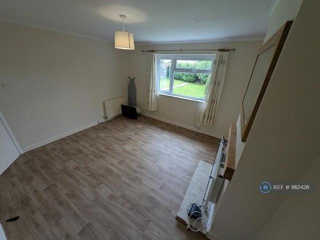 House for rent in Penhill, Swindon