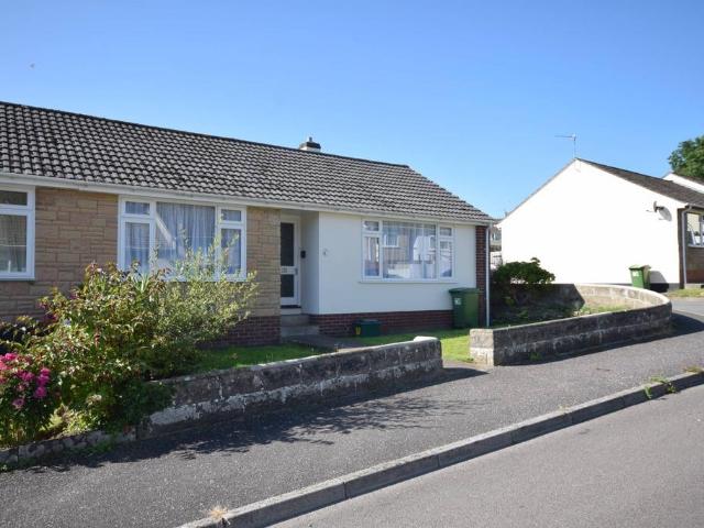 Bungalow for rent in Brandis Corner, Devon