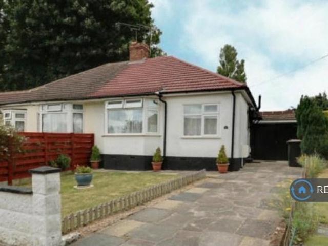Bungalow for rent in London Borough of Bromley, Greater London