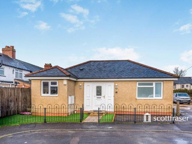 Bungalow for rent in Florence Park, The Slade
