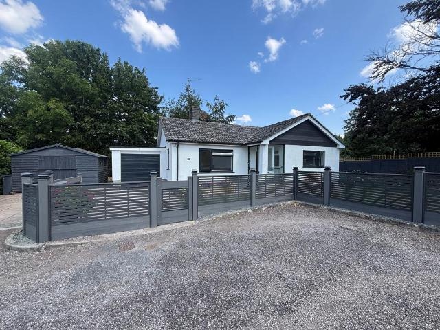 Bungalow for rent in Littletown, Budlake