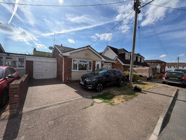 Bungalow for rent in Canvey Island