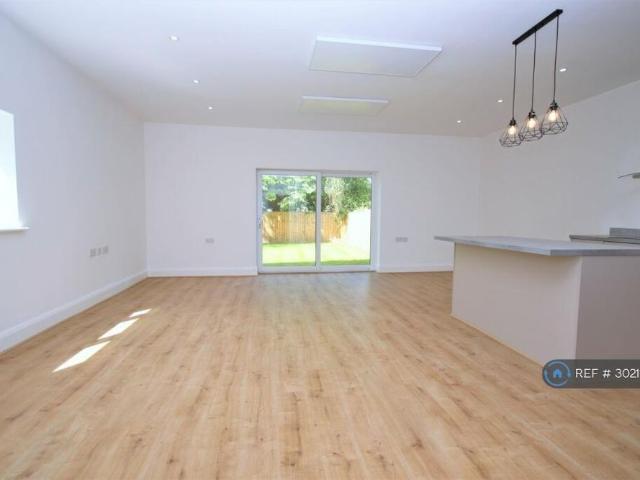 House for rent in Upton Rocks, Widnes