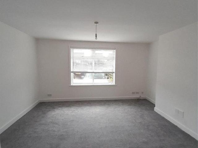 House for rent in Summerston, Scotland