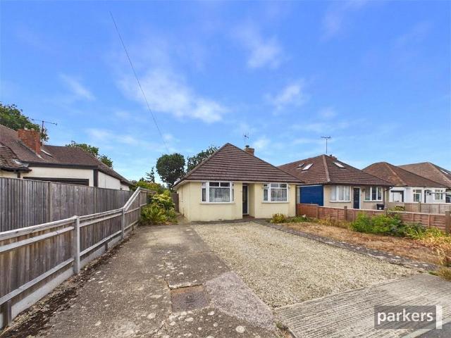 Bungalow for rent in Woodley