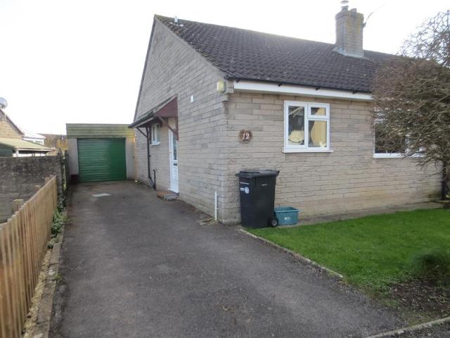 Bungalow for rent in Somerton, Somerset