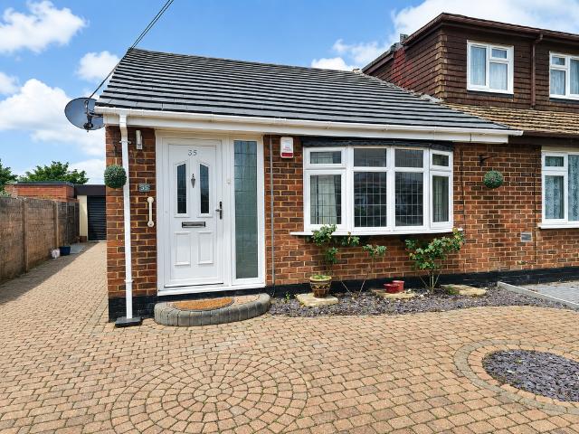 Bungalow for rent in Essex