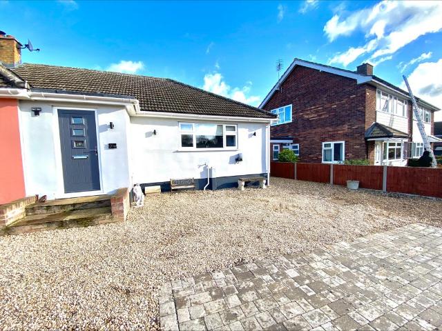 Bungalow for rent in Chedburgh, Suffolk