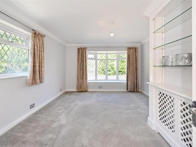 House for rent in Littlecote, West Sussex