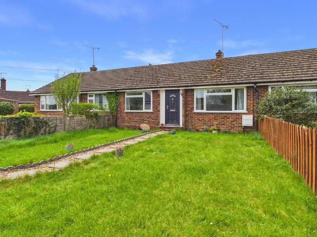 Bungalow for rent in Lunnon, Buckinghamshire