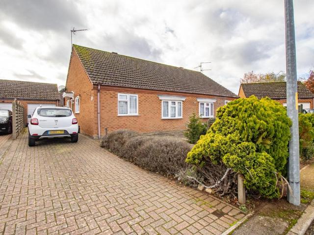 Bungalow for rent in Dersingham, King's Lynn and West Norfolk