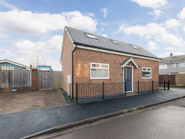 Bungalow for rent in Caldecott, Dromore