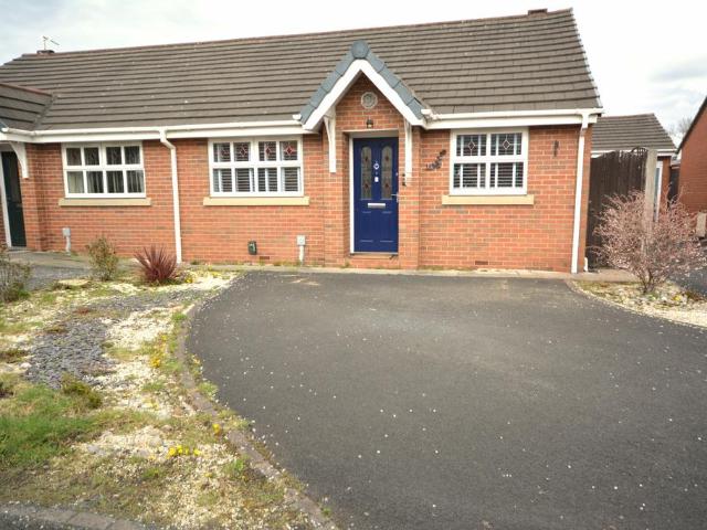 Bungalow for rent in Lilford, Wigan