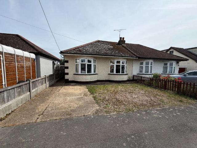 Bungalow for rent in Canvey Island