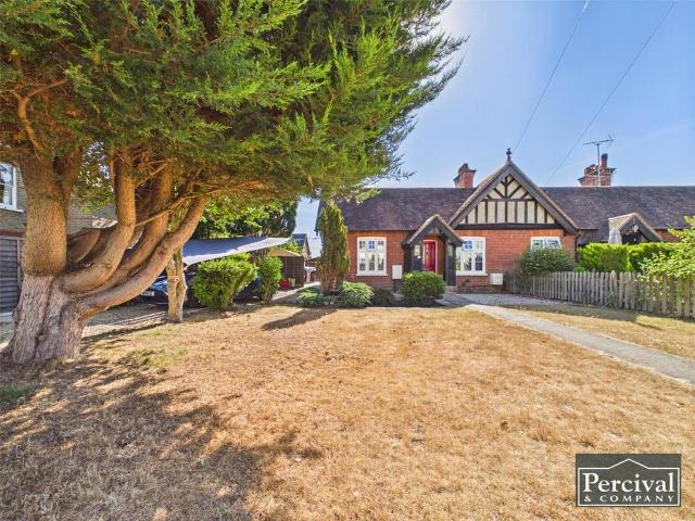 Bungalow for rent in Chipping Hill, Essex