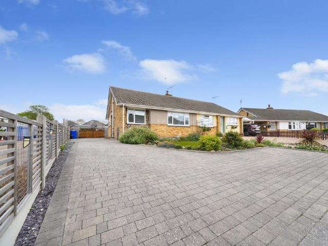 Bungalow for rent in Chalkwell, Oad Street