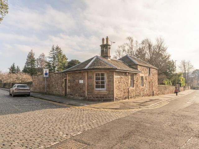Bungalow for rent in The Grange, Scotland