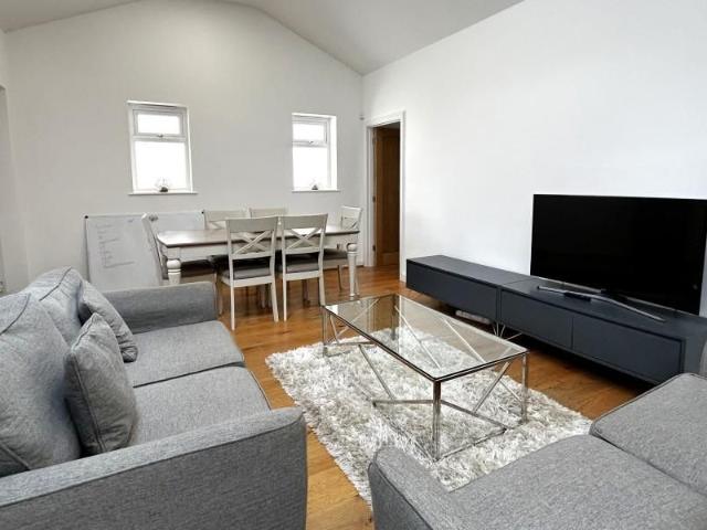 House for rent in Blackhills, Surrey