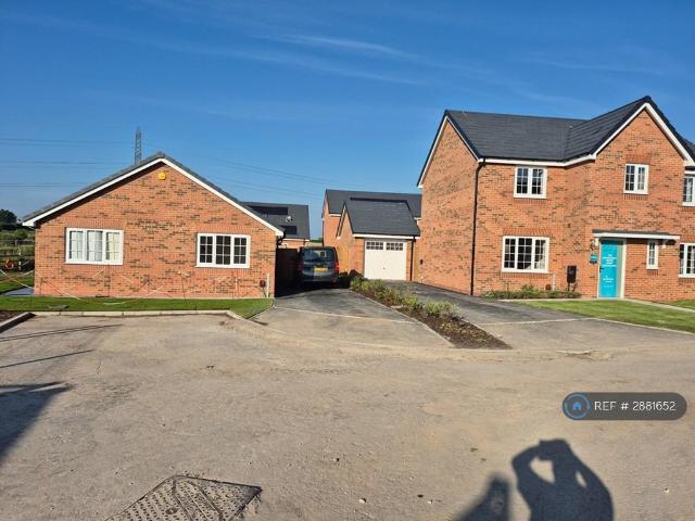 Bungalow for rent in Cabus, Lancashire