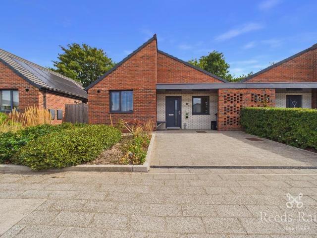Bungalow for rent in Acomb, High Field