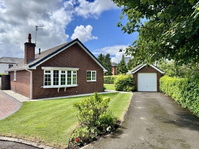 Bungalow for rent in Hightown, Congleton