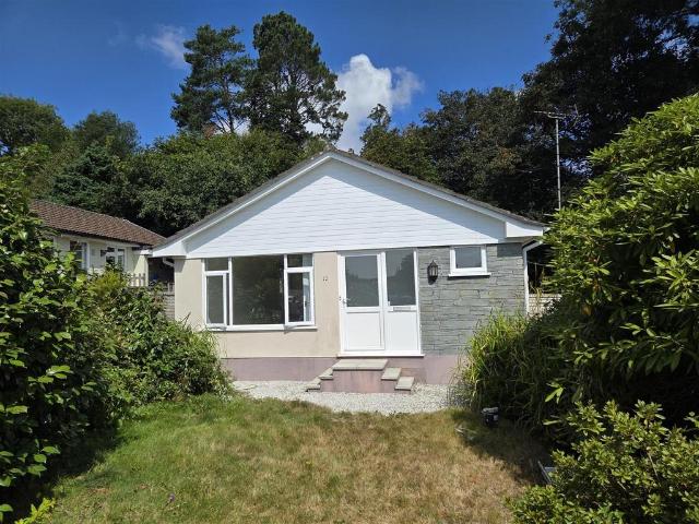 Bungalow for rent in Penweathers, Cornwall