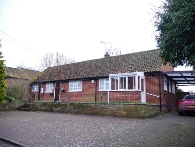 Bungalow for rent in Brentingby, Leicestershire