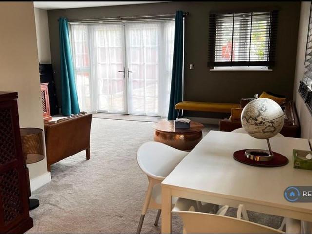 House for rent in Bushey, Bushey Heath