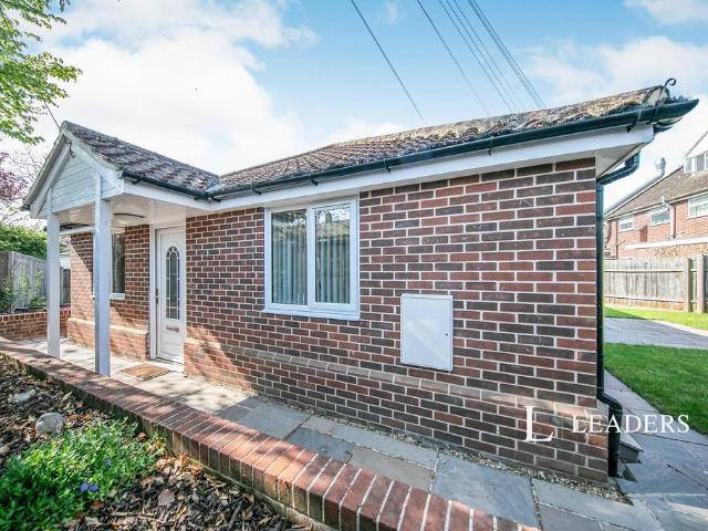 Bungalow for rent in Chelmondiston, Suffolk