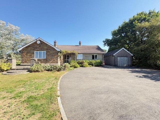 Bungalow for rent in Weir Quay, Devon