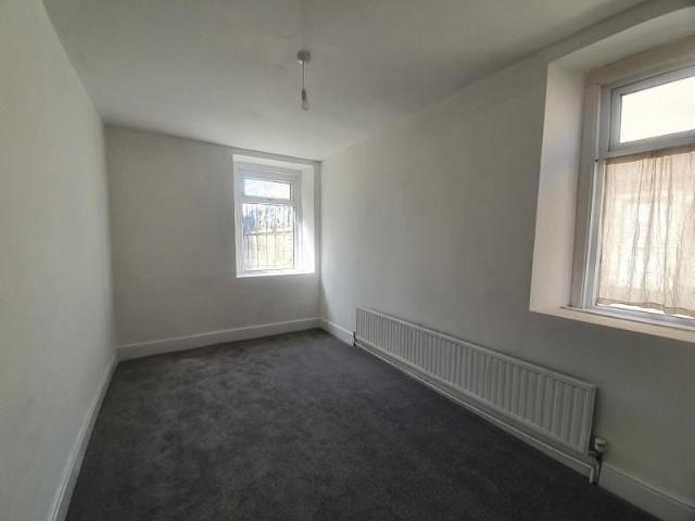 House for rent in Nangreaves, Wales