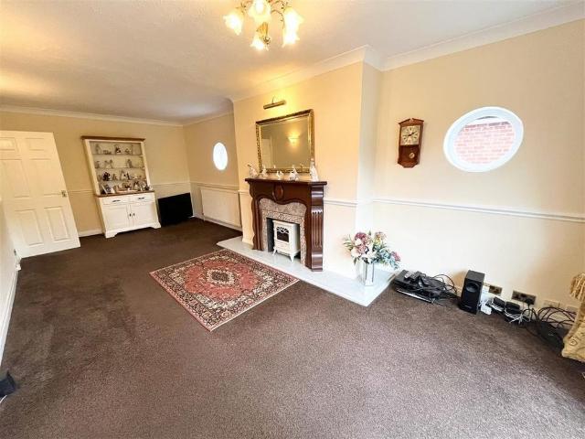 House for rent in Lakes Estate, Styal