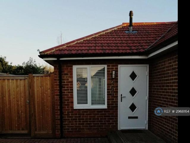 Bungalow for rent in Slough