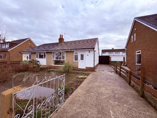Bungalow for rent in Cabus, Lancashire
