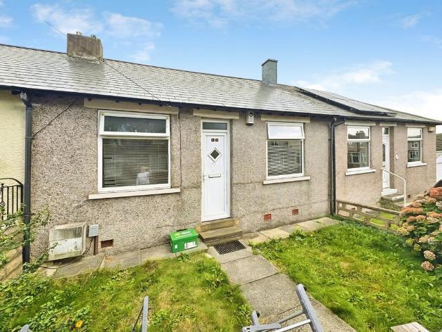 Bungalow for rent in Marsh, Huddersfield