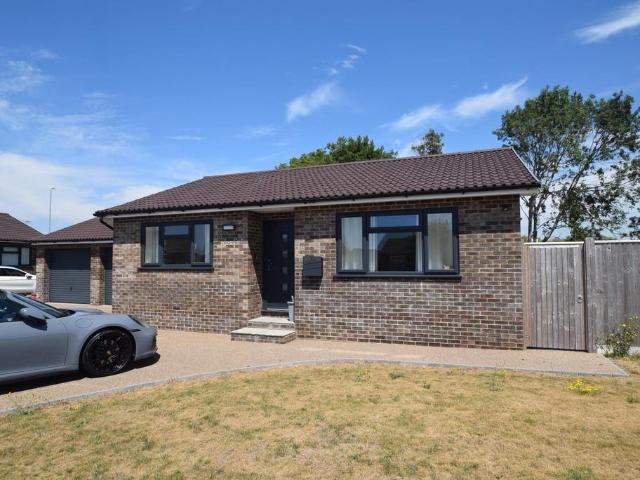 Bungalow for rent in Eastbourne, East Sussex