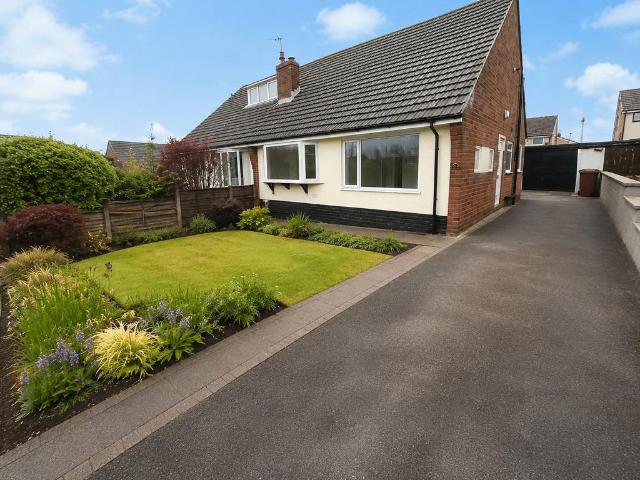 Bungalow for rent in Sunnybower, Blackburn