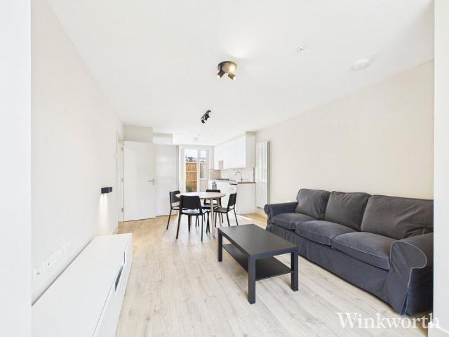 House for rent in London Borough of Ealing, Greater London