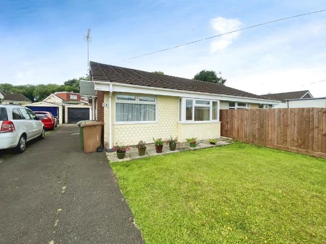 Bungalow for rent in St Martins, Caerphilly