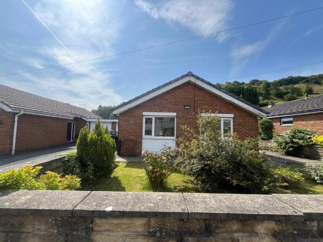 Bungalow for rent in Walsden, West Yorkshire