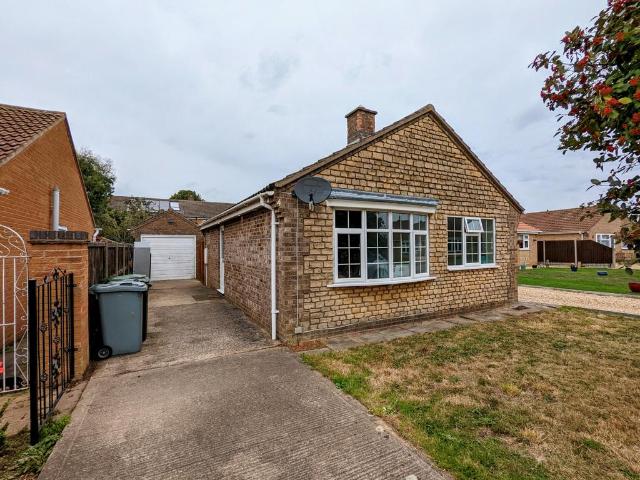 Bungalow for rent in Barholm, Lincolnshire