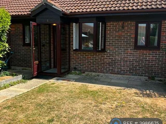 Bungalow for rent in Clapham, West Sussex