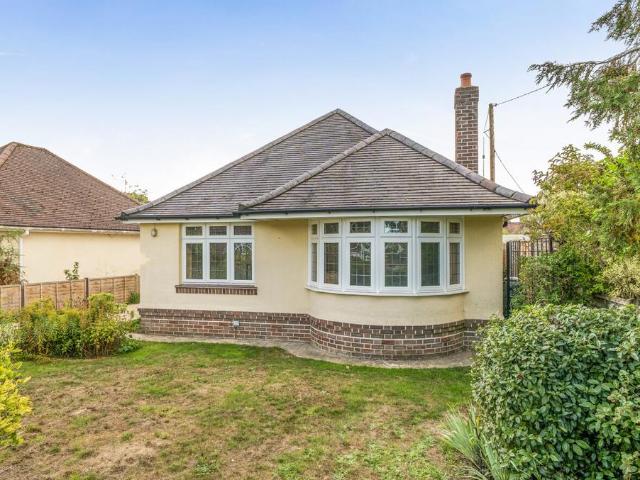 Bungalow for rent in Foxhills, New Forest