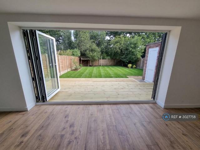Bungalow for rent in Oakfield, King's Walden