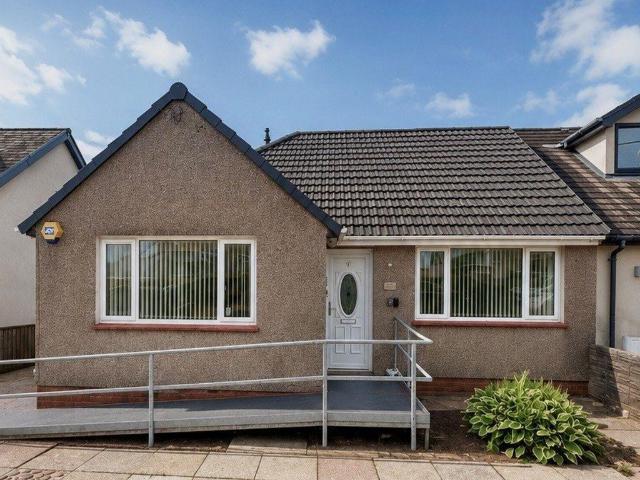 Bungalow for rent in Llantrisant, Beddau