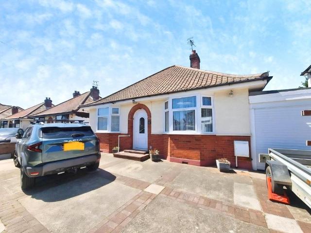 Bungalow for rent in Key Street, Suffolk
