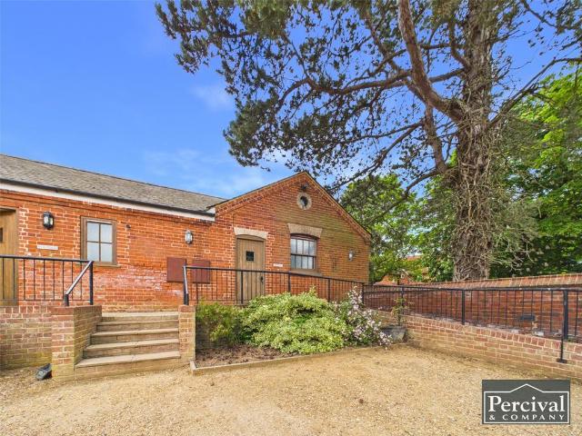 Bungalow for rent in Chelmondiston, Suffolk