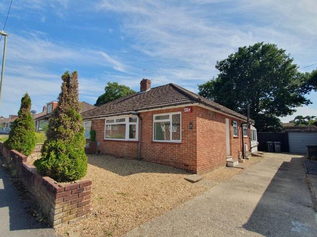 Bungalow for rent in Spring Vale, Hampshire